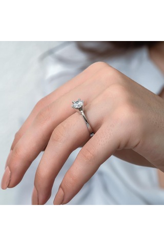 6 Tırnaklı Swarovski Taşlı Gümüş Yüzük