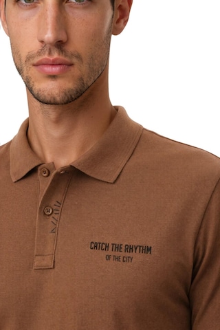 Arma Ar-ma Erkek Polo Yaka Tişört Yazi Baskili Örme Kumaş Regular Fit %100 Pamuk 30/1 Çift Toplama Penye Pike Y31374357902 Kahverengi-k7