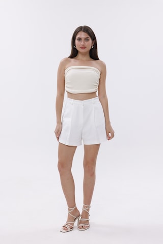 Genius Store Fundachoosesxgenius Kadın Pileli Şort İç Göstermez Lamineli Kadın Şort Pileli-şort Beyaz