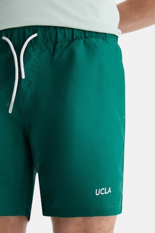Ucla Perkıns Yeşil Deniz Şort Nakışlı Standard Fit Erkek Deniz Şort Yeşil