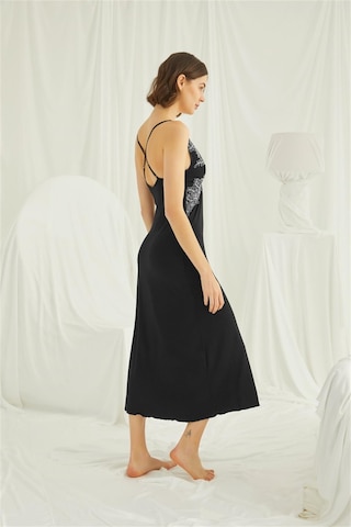 Monamise 19195 Kadın Dekolteli Brode Dantelli Yırtmaçlı Gecelik -siyah Siyah