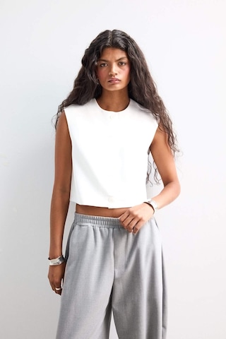 Defacto Cropped Fıt Bisiklet Yaka Krep Yelek F8112AX25AU