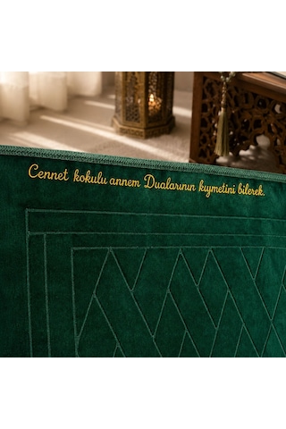 Bk Gift Kişiye Özel Nakış İşlemeli Hediyelik Seccade - Peluş Kumaş - Yeşil Renk