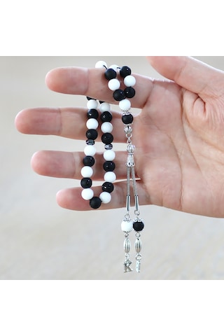 Kararmaz Metal Kişiye Özel Harf Püsküllü Küre Kesim Siyah Beyaz Jade Ayyıldız Oniks Doğaltaş Taraftar Tesbih Siyah - Beyaz
