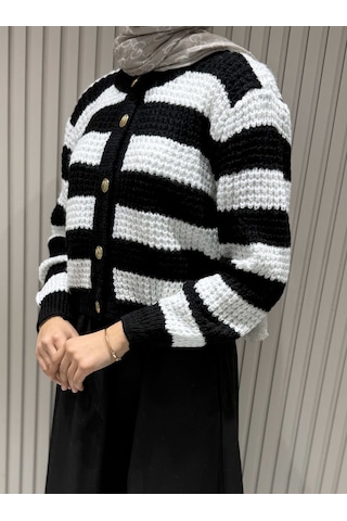 Merve Gültekin Nopeli Triko Hırka - Siyah Çizgili Çok Renkli