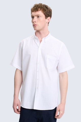 Hatemoğlu Beyaz Comfort Fit 100% Pamuk Düğmeli Yaka Kısa Kollu Casual Gömlek 4111993