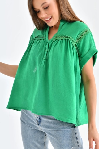 Dantel Detay Kısa Dokuma Bluz Yeşil