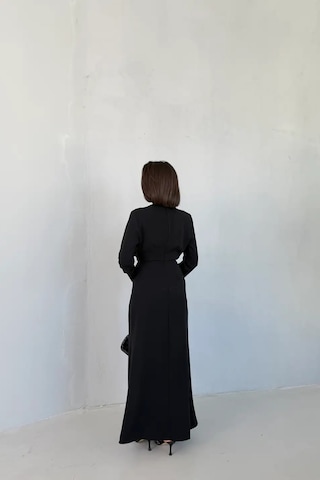 Feminist Siyah V Yaka Tokalı Bel Pileli Uzun Kol Elbise 475262739