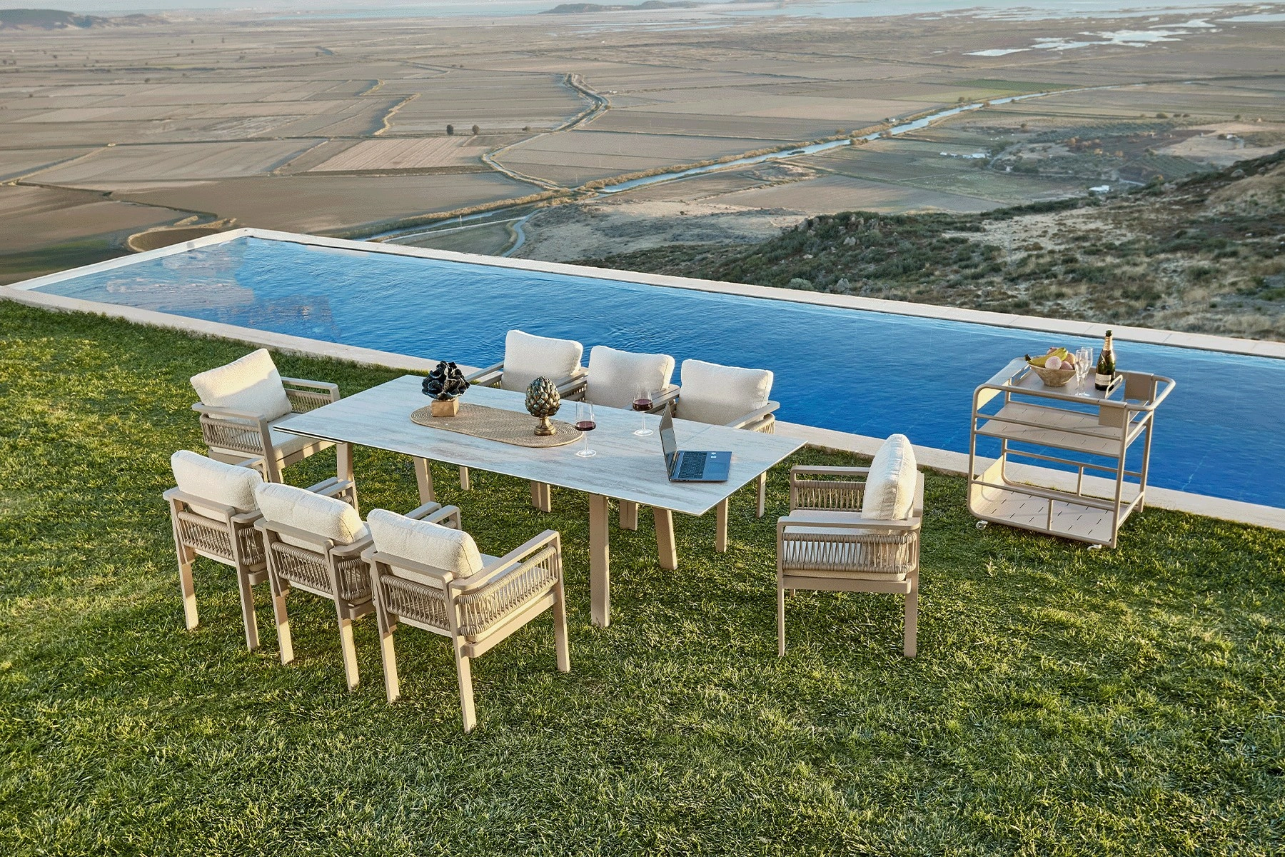 Venedik Açılır Seramik Masa Takımı Kum Rengi