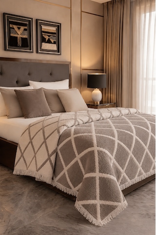 Premium Geometrik Kare Desenli %100 Pamuk Müslin Çift Taraflı Yatak Örtüsü Pike 220x240 Çift Kişilik Kahverengi