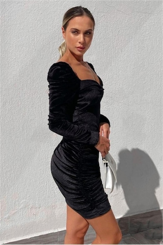 Lior Design Kadın Modern Kadife Kumaş Kalp Yaka Büzgülü Abiye Elbise Siyah