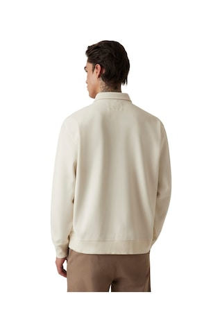 Guess Erkek Dik Yakalı Fermuarlı Aplikeli Sweatshirt - Krem Krem