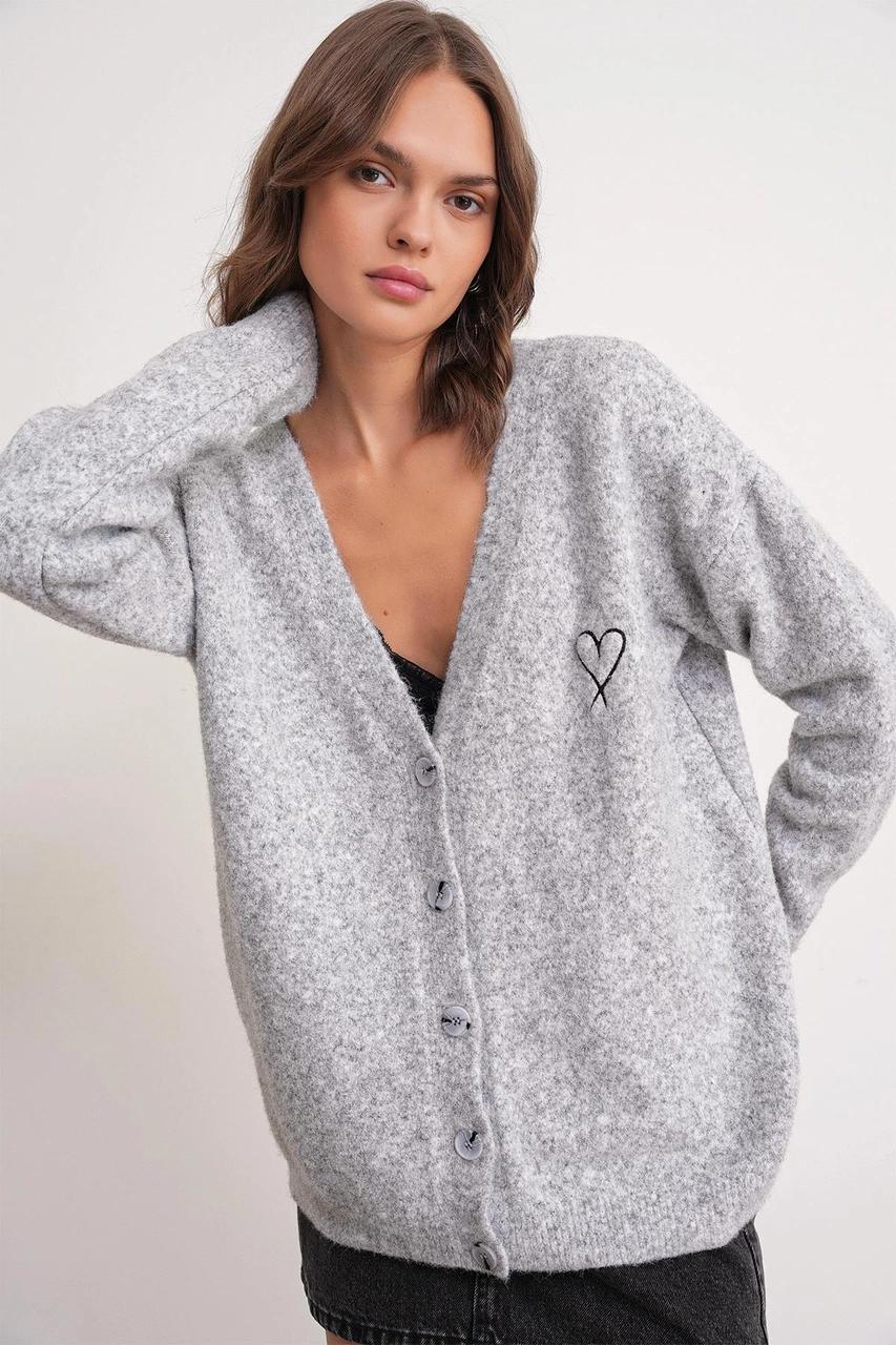 6953 Kadın Oversize Yün Karışımlı Premium Kalp Nakışlı Hırka Gri Gri