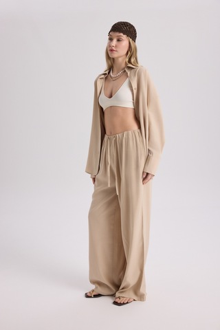 Mai Collection Mai Studios Co. Nunzia Arka Detaylı Bej Oversize Gömlek Pantolon Takım Bej