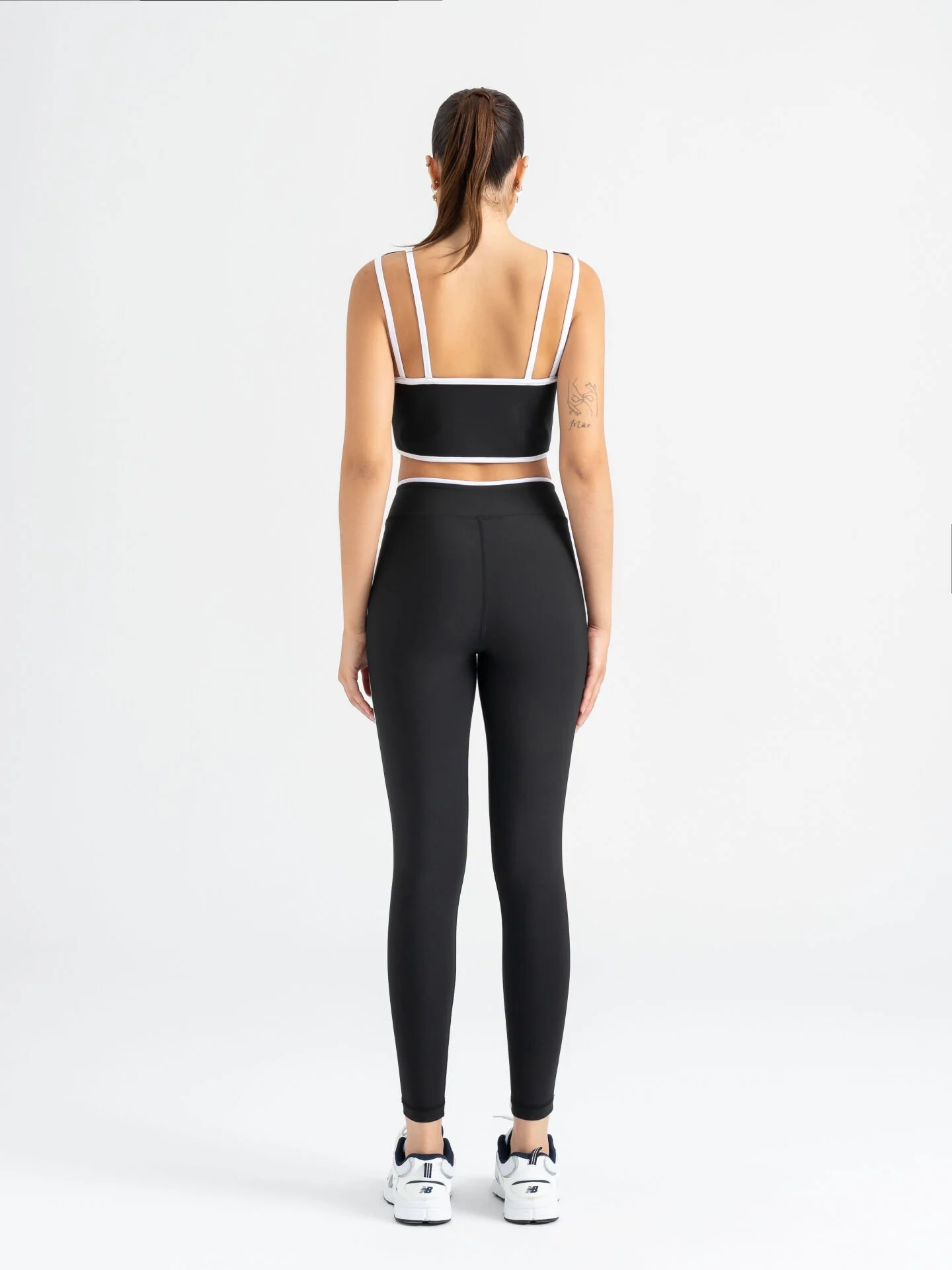 V-line Beyaz Biye Detaylı Siyah Spor Tayt Siyah