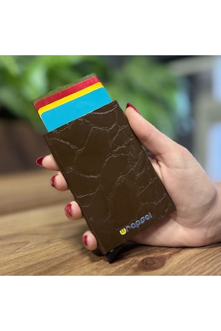 Wrapsol Rfid Korumalı Alüminyum Otomatik Mekanizmalı Kredi Kartlık Desenli Prizma Gri Taş Desenli Kahverengi Deri Taş Desenli Kahverengi Deri Kahverengi