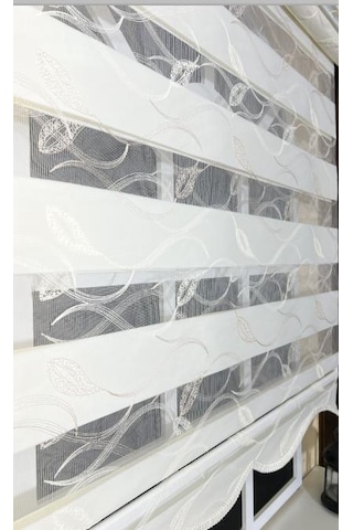 Storburada Zebra Stor Nakışlı Ekru Etek Dilimli St 123 Ekru