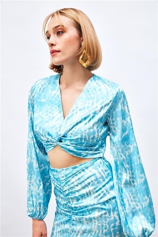 Sateen Kruvaze Broş Detaylı Bluz 1170-1089 001