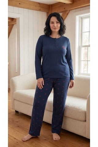 Eyfuze Kadın Kışlık Büyük Beden Desenli Yakası Düğmeli Uzun Kollu Pijama Takımı Lacivert - Kırmızı