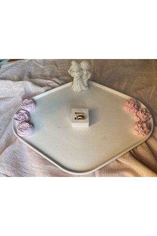 Taşlı Nişan Tepsisi Yüzüklük, Gelin Damat Figürlü, Kokulu Güllü Dekor 30x23 Cm Renkli
