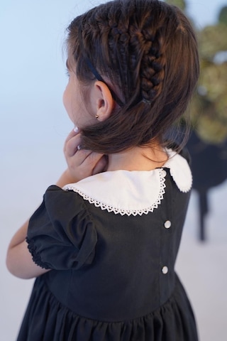 Dantel Detaylı Bebe Yaka Kız Çocuk Bebek Poplin Siyah Beyaz Elbise 001