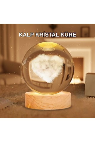 Ahşap Standlı Kalp Motifli Işıklı Cam Küre Hediye Seçeneği