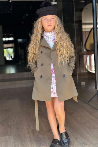 Riccotarz Kız Çocuk Üzeri Dantel İşlemeli Elbise Çift Cep Detaylı Kemerli Yeşil Trençkot Yeşil