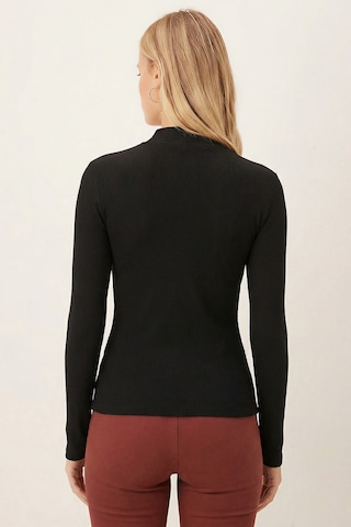 Armonika Kadın Siyah Yarım Balıkçı Parmak Geçmeli Body Bluz Arm-26k001095