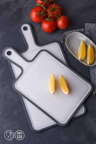 2 Li Kaydırmaz Kesme Tahtası Kulplu Kesim Panosu 1x 30x21 Cm 24,5x19,5 Cm Beyaz - Gri