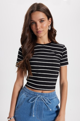 Tudors Kadın Slim Fit Dar Kesim Pamuklu Yumuşak Dokulu Kısa Kollu Bisiklet Yaka Siyah Tişört-50685