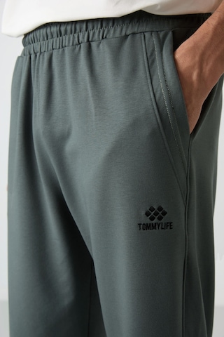 Tommylife Haki Pamuklu Yumuşak Dokulu Standart Fit Nakışlı Erkek Kapri - 83102 Haki