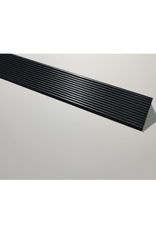 L Model Metal Merdiven Basamak Profili Çıtası Köşebent Bitim Profil Siyah 4cm 2cm 90cm Mat Siyah