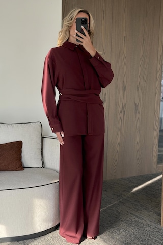 Laluvia Bordo Gold Aksesuar Düğmeli Gömlek Pantolon Takım - 8856 Bordo