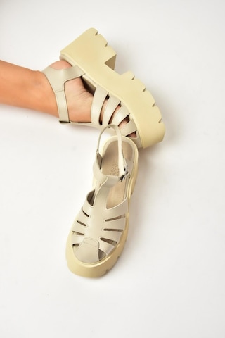 Fox Shoes Y272983109 Bej Kalın Tabanlı Kadın Sandalet Ayakkabı