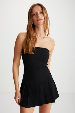 Cathy Kadın Omuzu Açık Vücuda Oturan Altı Pileli Mini Şık Siyah Elbise