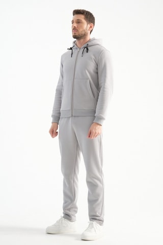Shooter Sportswear Shooter Erkek Kışlık Eşofman Takımı Thermosoft Teknolojisi İçi Kuzu Görünümlü Regular Kalıp Minimal Logo Kapüşonlu Açık Gri