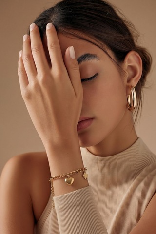 Kadın Çelik Gold Kalp Ve Yonca Figürlü Zincir Bileklik - Modern Tasarım Figürlü Bileklik