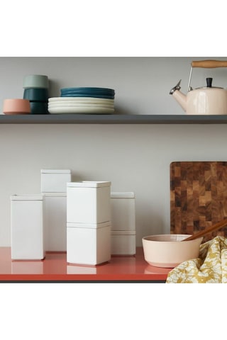 Crate & Barrel Remi Orta Kare Istiflenebilir Kutu, Şık Ve Fonksiyonel Depolama Çözümü Saklama Kapları Çok Renkli