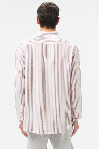 Lacoste Men's Regular Fit Button-down Collar Linen Shirt Erkek Düğmeli Yaka Keten Gömlek Kahverengi