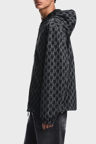 Emporio Armani Tamamı Logolu Suya Dayanıklı Kapüşonlu Ceket Erkek Ceket Em006751 Af12021 Fb517 Lacivert