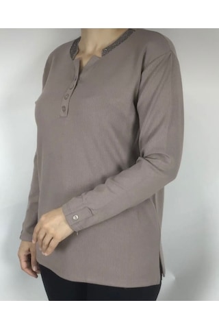 Yakası Taşlı Ve Düğmeli Spor Anne Bluz Bej