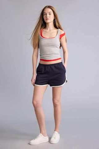 Defacto Beyaz Biye Detaylı Lastikli Bel Mini Şort G8017ax26hsnv146 Lacivert-nv146