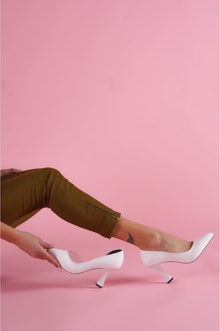 Divolya Violet Beyaz Burnu Şeffaf Detaylı Günlük Kullanım Stiletto