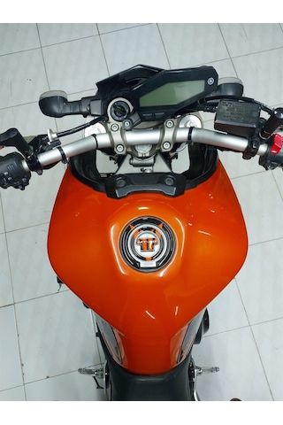 Yamaha Mt-09 Depo Üstü Çift Çizgi Sticker Modeli