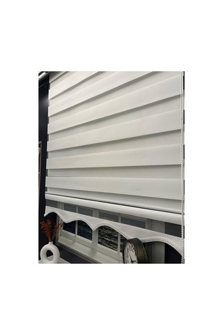 Beyaz Renk Etek Dilimli İthal Bambu Zebra Stor Güneşlik Perde Yüksek Kalite