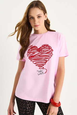 Shade Kadın Pamuklu Kısa Kollu Bisiklet Yaka Kalp Nakışlı T-shirt 60602028 - Pembe