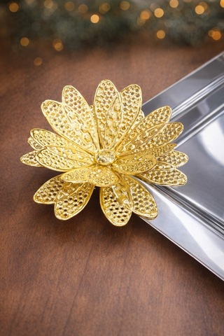 Jasper Gold Papatya Detaylı Gümüş Paslanmaz Çelik Sunum Tepsisi Çiçek Aksesuarlı 21 Cm