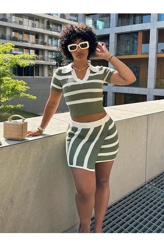 Sensuelle Kadın Kısa Kollu Polo Yaka Crop Asimetrik Mini Triko Etek Ikili Takım Yeşil