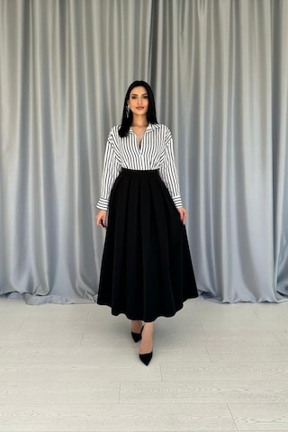 Siyah Uzun Pileli Etek Siyah