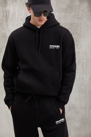 Grimelange Martel Erkek Yumuşacık Içi Polarlı Baskılı Regular Kordonlu Siyah Sweatshirt
